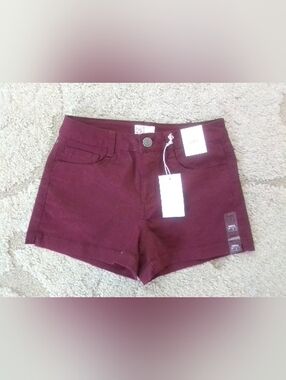 women's burgundy shorts